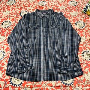 Long sleeve high moss shirt. New w/o tags. Beautiful,lightweight, & breathable.